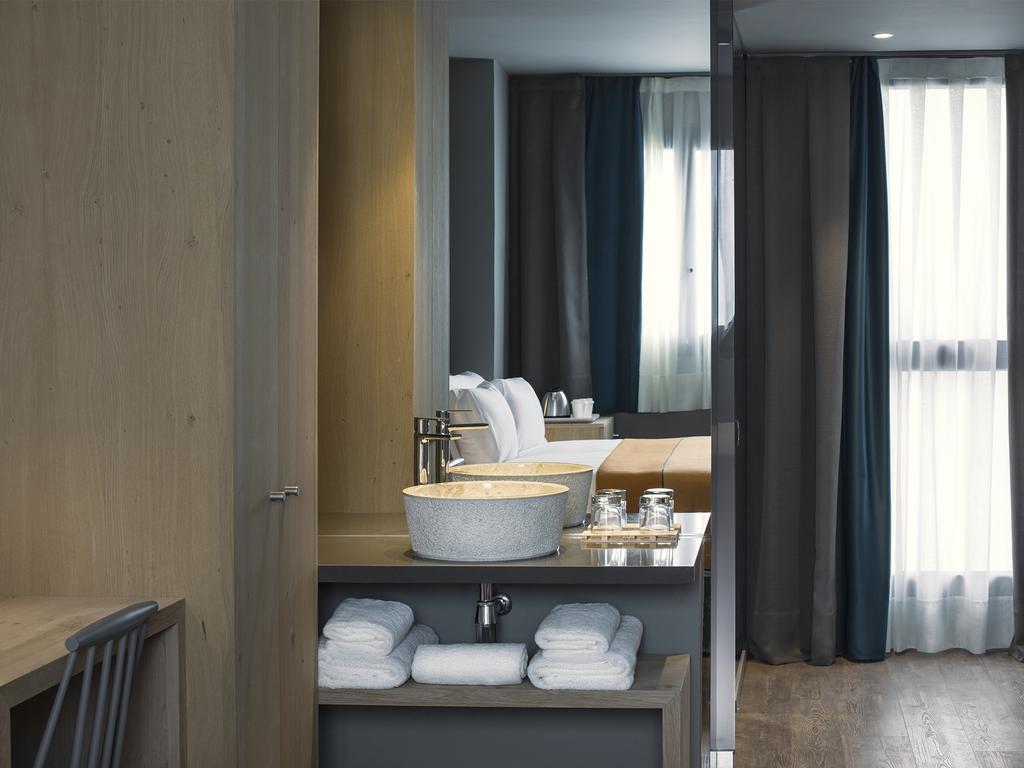 Yurbban Trafalgar Hotel Барселона Экстерьер фото