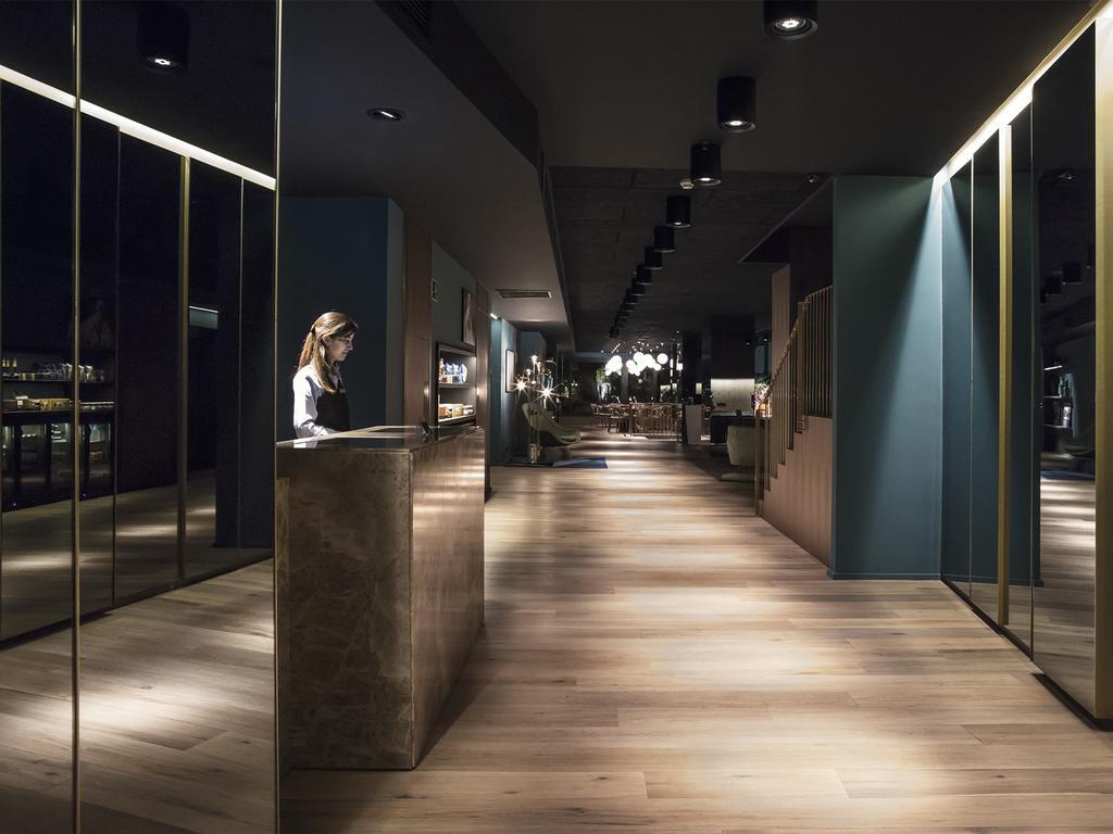 Yurbban Trafalgar Hotel Барселона Экстерьер фото