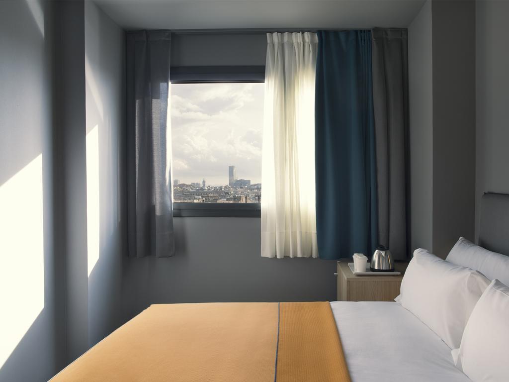 Yurbban Trafalgar Hotel Барселона Экстерьер фото