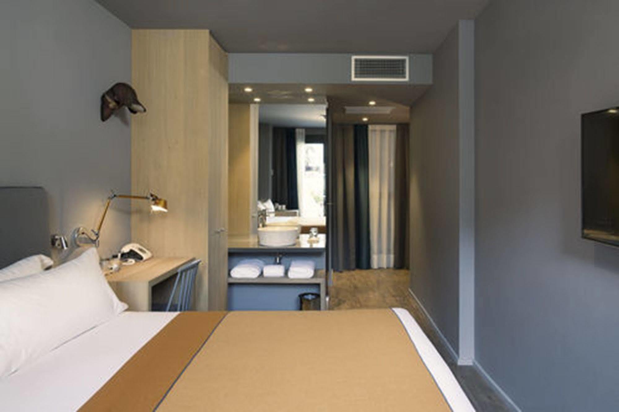 Yurbban Trafalgar Hotel Барселона Экстерьер фото
