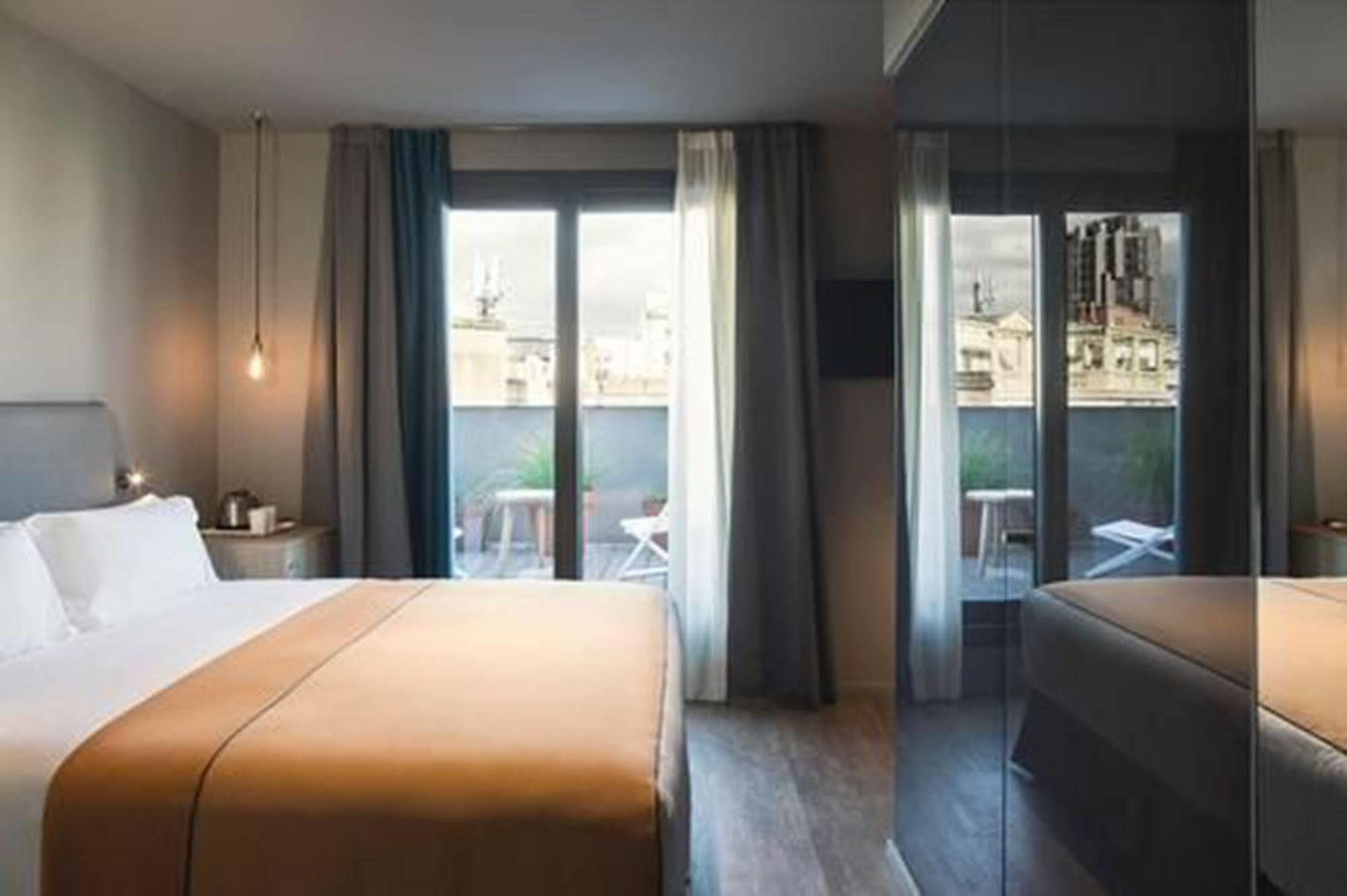 Yurbban Trafalgar Hotel Барселона Экстерьер фото