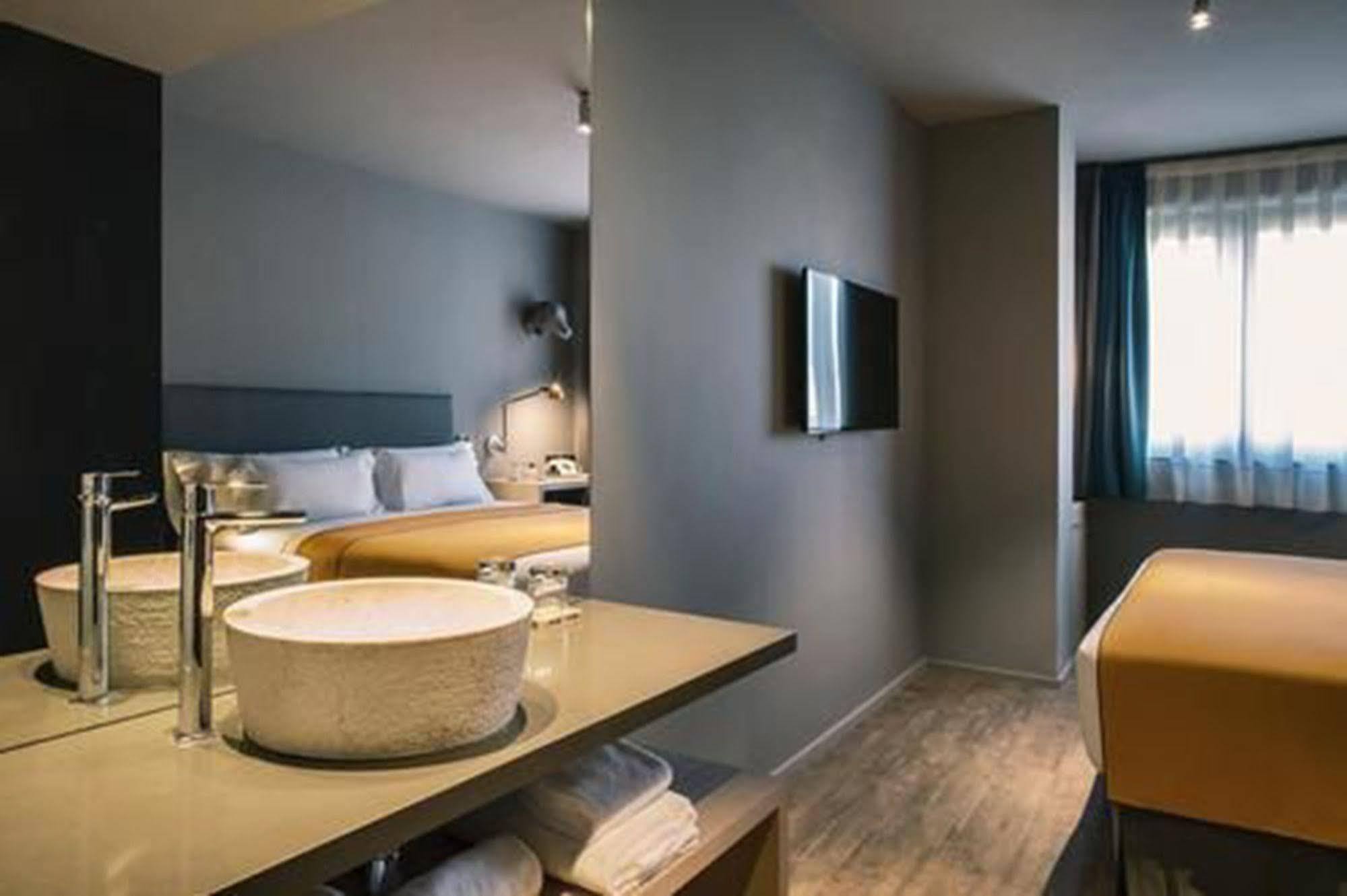 Yurbban Trafalgar Hotel Барселона Экстерьер фото