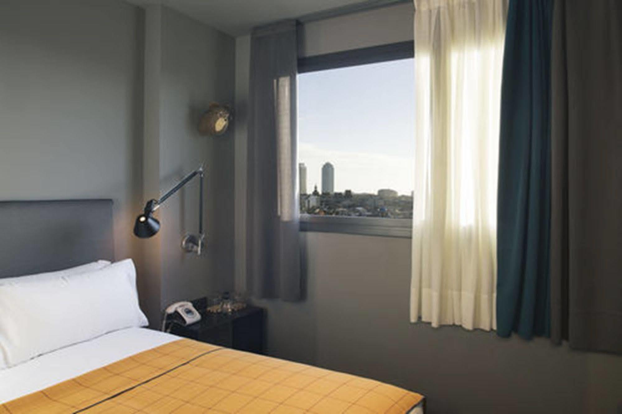 Yurbban Trafalgar Hotel Барселона Экстерьер фото